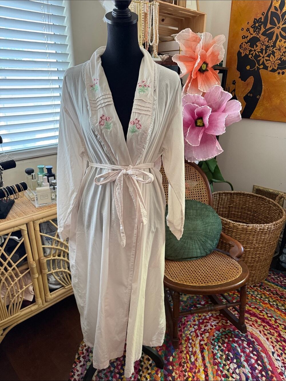 Vintage 90s Laura Ashley Pale Pink Floral Embroidered Boho Garden Cottage Robe